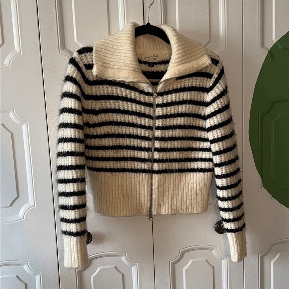 Universal Thread Black and Cream Striped Sweater